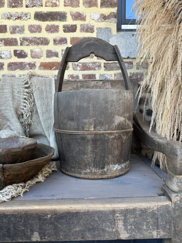 Oude Unieke Emmer Met Handvat - Afbeelding 3