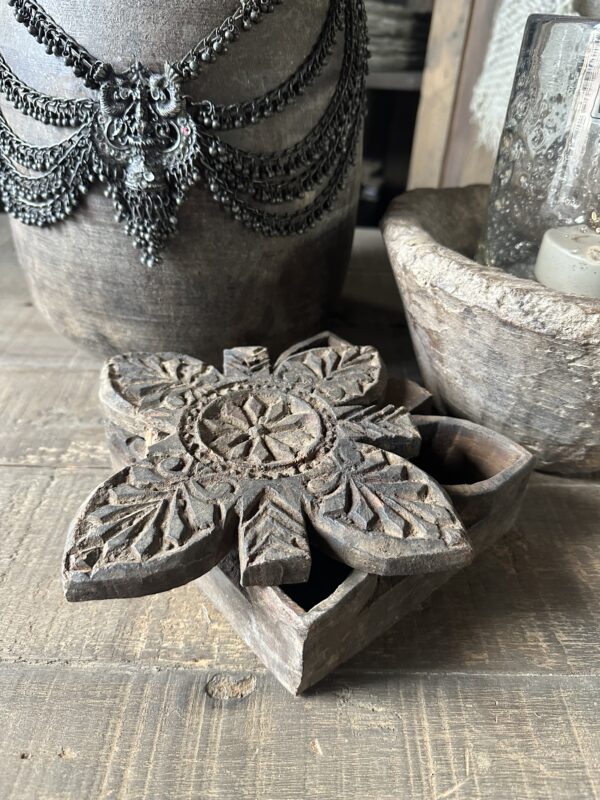Old Wooden Spice Box (A) - Afbeelding 2