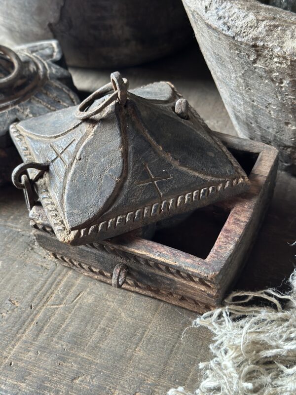 Old Wooden Spice Box (E) - Afbeelding 4