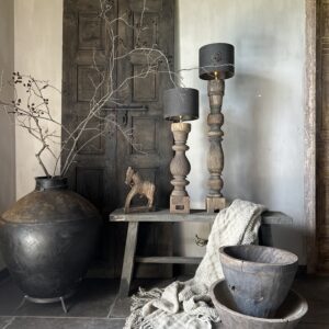 Oude Houten Balusterlamp Aura Peeperkorn (links)